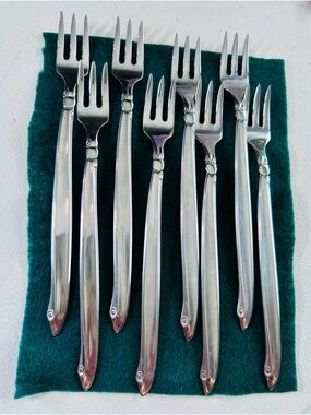 Vintage Community Polished Silver Stainless Salad/Dessert Forks - Set of 8